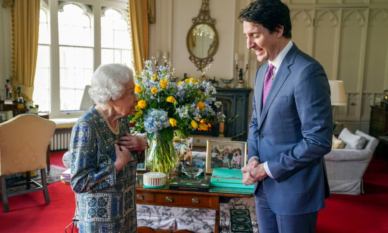 Regina Elisabeta și premierul canadian Justin Trudeau/ Profimedia