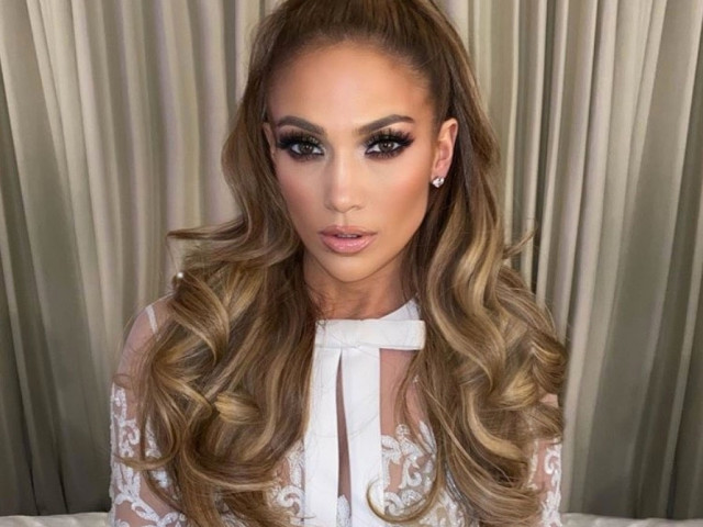 Jennifer Lopez Adevărul Despre Intervențiile Estetice Ce I A Răspuns Unui Fan Care I A 