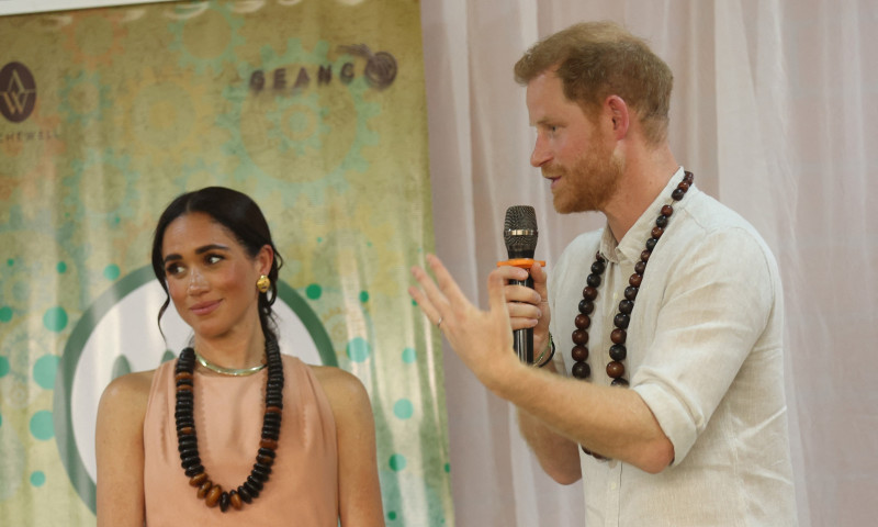 Meghan Markle și prințul Harry în Nigeria/ Profimedia