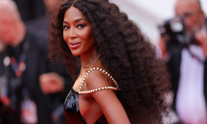 Naomi Campbell, pe covorul roșu la Festivalul de Film de la Cannes/ Profimedia