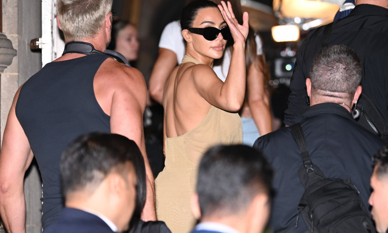 Kim Kardashian shared her best over-the-shoulder pose upon arriving in Mumbai for Anant Ambani&apos;s wedding