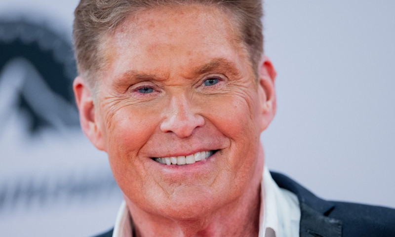 Duesseldorf, Germany. 13th Nov, 2022. David Hasselhoff walks the red carpet at the MTV Europe Music Awards ceremony in front of PSD Bank Dome. Credit: Rolf Vennenbernd/dpa/Alamy Live News