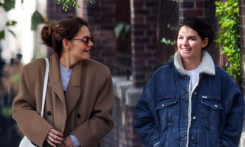 katie holmes si suri cruise (2)