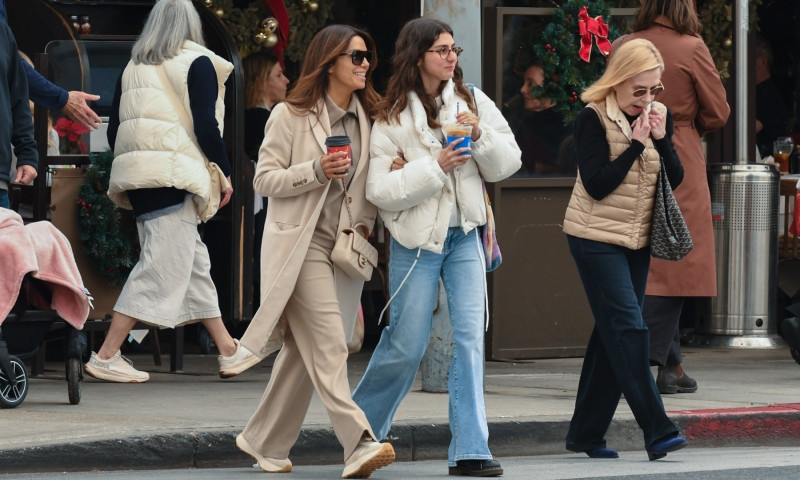 *EXCLUSIVE* Eva Longoria enjoys a coffee while shopping at Alo Store in Beverly Hills