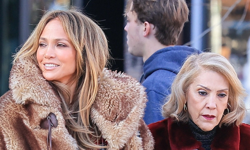 Jennifer Lopez hits Aspen for Christmas!