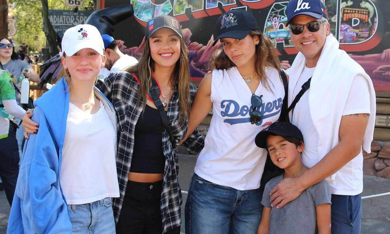 Jessica Alba, Cash Warren si copiii lor