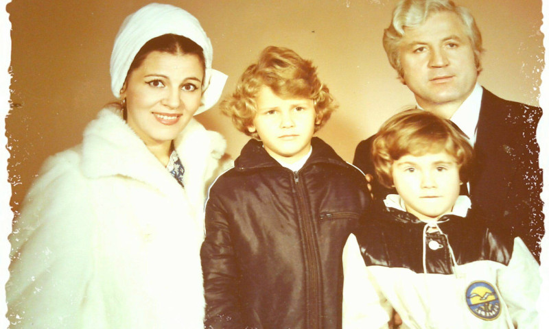 irina loghin cu sotul si copiii lor (3)