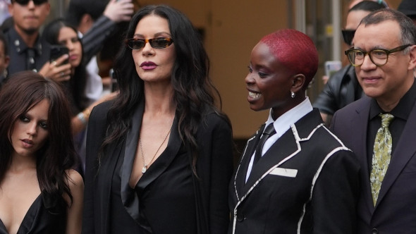 Îndrăzneață și admirată. Catherine Zeta Jones, spectaculoasă la 55 de ani, într-o ținută care a atras multe priviri