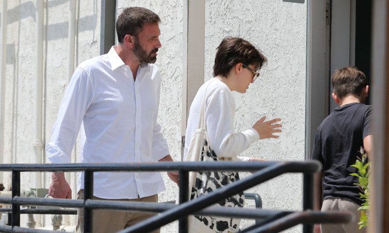 PREMIUM EXCLUSIVE Ben Affleck takes the kids to fish restaurant for his 53 birthday
