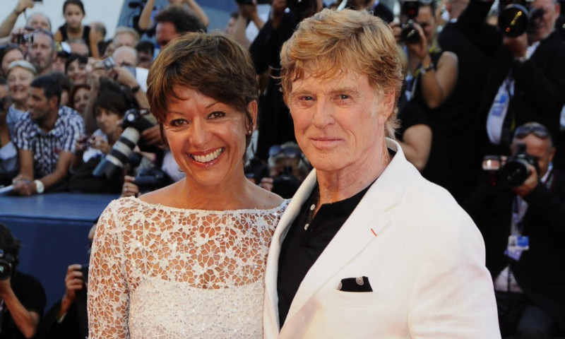 Cine e soția lui Robert Redford, cea care i-a stat alături până la final. În culisele mariajului cu femeia care i-a oferit o viață nouă