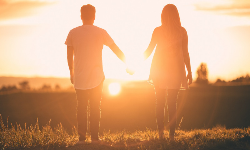 cuplu fericit, relatie, iubire