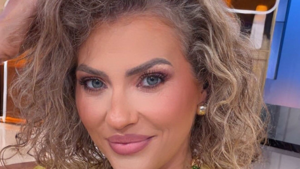 Cât a costat piscina spectaculoasă din curtea Mirelei Vaida. Grădina arată ca un resort: "M-a durut sufletul când am văzut buldozerul"