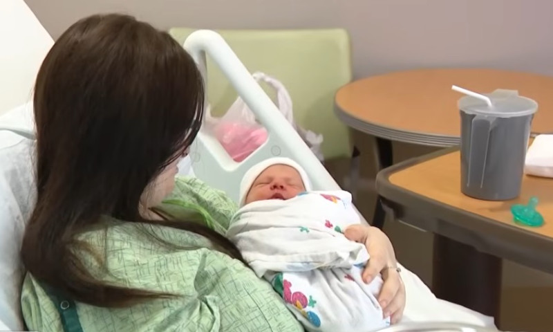 O femeie a născut la serviciu