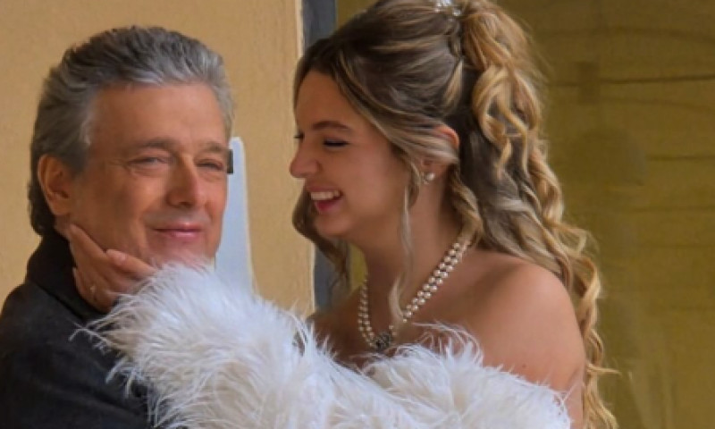 s-a casatorit cu fostul ei profesor (2)