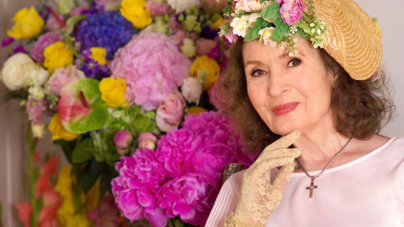 Angela Similea, ravisantă la 80 de ani. Retrasă de mult din muzică, a impresionat cu eleganța, vitalitatea și zâmbetul ei luminos