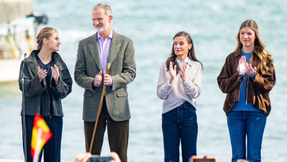 Regina Letizia a Spaniei, protagonista unui moment stânjenitor. A căzut pe puntea unei ambarcațiuni în timpul unei vizite oficiale