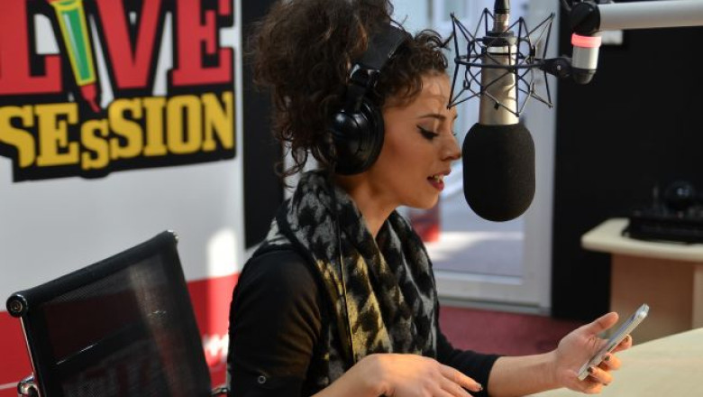 ami-sore-si-neylini-au-cantat-colinde-in-studioul-profm-vezi-imagini-de-la-profm-christmas-live-session 8