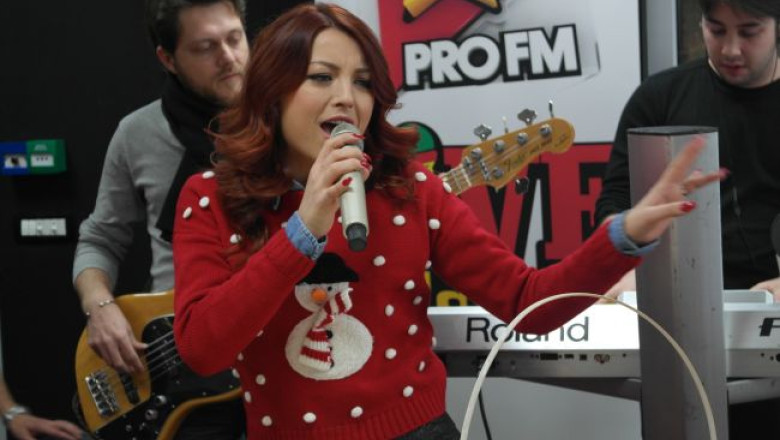 elena-gheorghe-nicole-cherry-si-mamasita-la-profm-christmas-live-session-vezi-ce-colinde-au-cantat-la 12