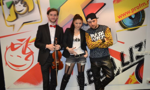 f-charm-si-ligia-live-in-studioul-profm-vezi-cum-au-cantat-noul-hit-30-de-grade-la-alarmaprofm-cu-greeg 19