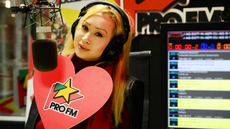 xonia-a-cantat-in-premiera-la-profm-noul-single-vino-inapoi-vezi-aici-filmarea-de-dimineata-de-la-andrei 4