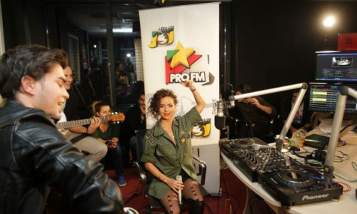 inna-a-cantat-j-adore-la-profm-live-session-uite-cum-suna-varianta-acustica-pentru-cea-mai-noua-piesa 2