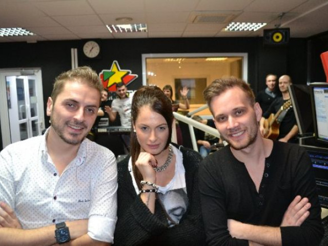 Raluka a cantat LIVE in studioul ProFM la Greeg si Marius Onuc& Vezi ...
