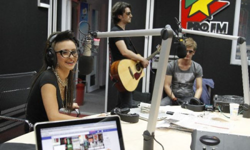 giulia-antonia-e-indragostita-de-smiley-vezi-ce-s-a-discutat-in-studioul-profm-si-asculta-versiunea-live 1