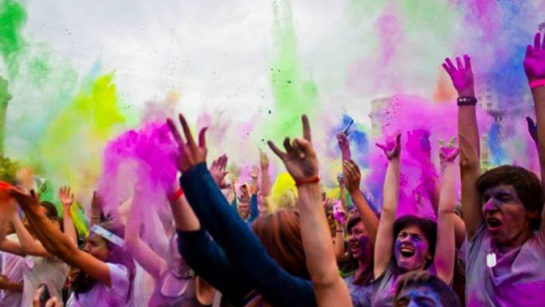 holi-music-color-festival-evenimentul-profm-care-a-colorat-piata-constitutiei-vezi-super-imaginile-de 24