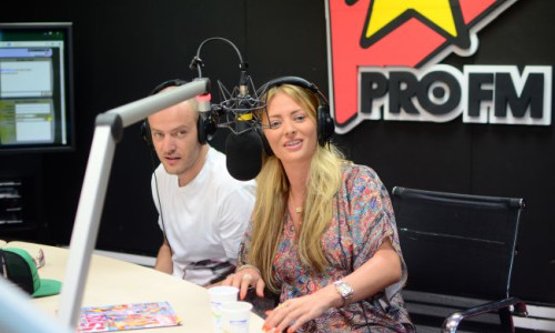 delia-a-imitat-o-pe-loredana-in-direct-la-alarmaprofm-asculta-cat-de-bine-i-a-iesit-si-cum-a-cantat-hituri 5