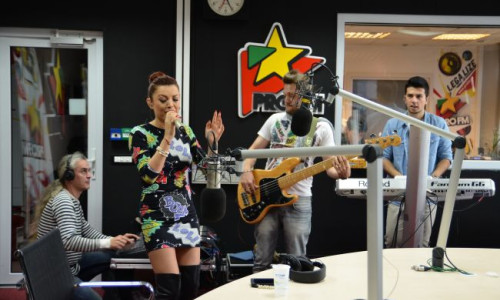 elena-gheorghe-pana-dimineata-live-la-alarmaprofm-asculta-toate-piesele-cantate-azi-in-studioul-profm 1