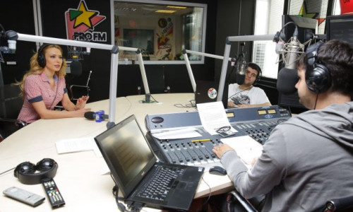ce-legatura-are-iulia-vantur-cu-lizuca-si-ce-traznai-facea-cand-era-mica-vezi-interviul-de-la-alarmaprofm