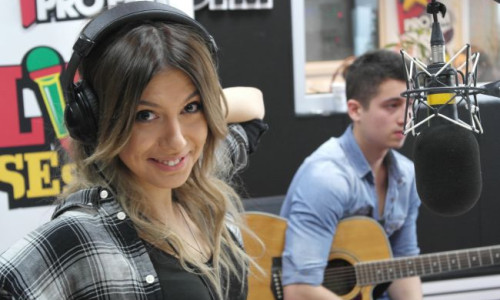 sore-canta-primul-ei-hit-vechi-de-15-ani-uite-cum-suna-acum-tarzan-live-in-studioul-profm-video 6