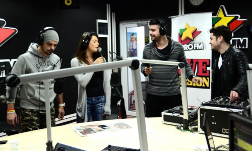lasa-ma-mi-place-speak-raluka-si-doc-au-cantat-live-in-studiul-profm-vezi-si-freestyle-ul-lui-doc-video 9