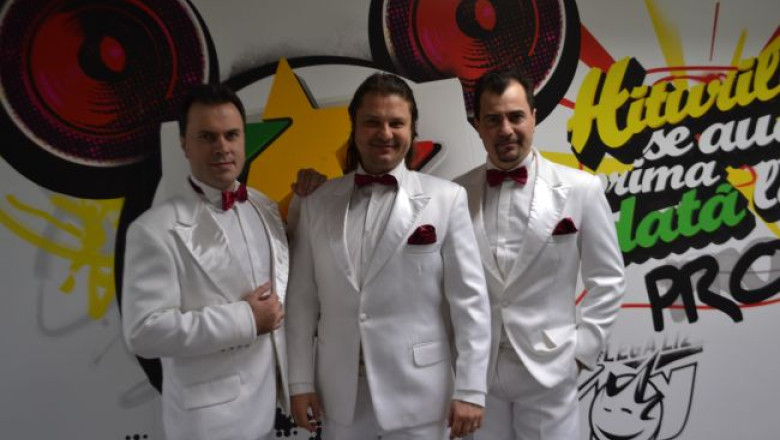 sunt-super-funny-ei-sunt-tenori-care-canta-pe-versuri-dementiale-trupa-distinto-a-facut-live-cantece-speciale 12