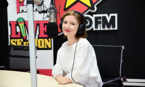 moment-emotionant-mama-fiica-prin-telefon-la-alarmaprofm-paula-herlo-de-la-protv-a-vorbit-despre-campania