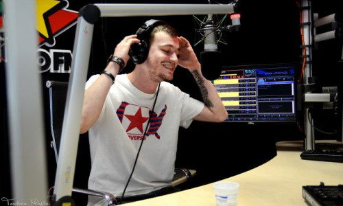 show-a-la-krem-la-alarma-profm-dimineata-pe-rime-ca-sa-te-trezesti-cel-mai-bine-vezi-ce-a-cantat-in-direct 4