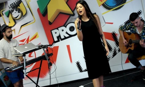 hitul-wild-horses-s-a-auzit-live-la-alarma-profm-vezi-cum-a-cantat-antonia-in-studio-video 1