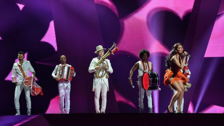 eurovision-2012-elena-de-la-mandinga-in-depresie-dupa-semifinala-e-in-stare-de-soc-si-a-plans-toata-noaptea