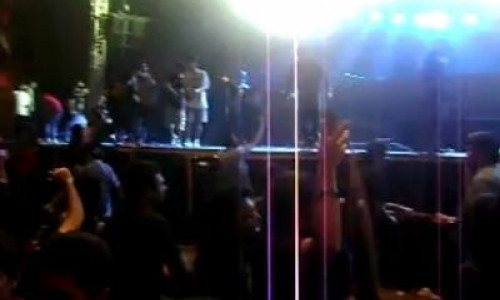 video-reactia-fanilor-dupa-anularea-unui-concert-metalica-vezi-cum-au-devastat-scena