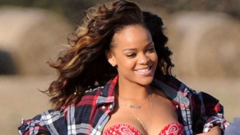 video-primele-imagini-cu-rihanna-in-clipul-we-found-love-vezi-making-of