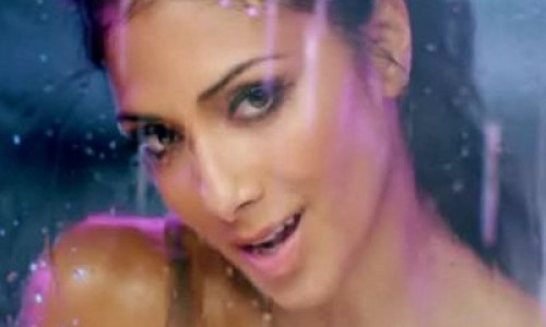 video-cum-se-danseaza-in-piscina-vezi-noul-clip-wet-de-la-nicole-scherzinger