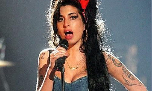 amy-winehouse-a-murit-cum-au-reactionat-vedetele-la-decesul-cantaretei