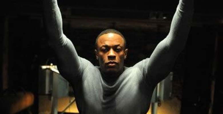 video-dr-dre-a-lansat-videoclipul-piesei-i-need-a-doctor-feat-eminem