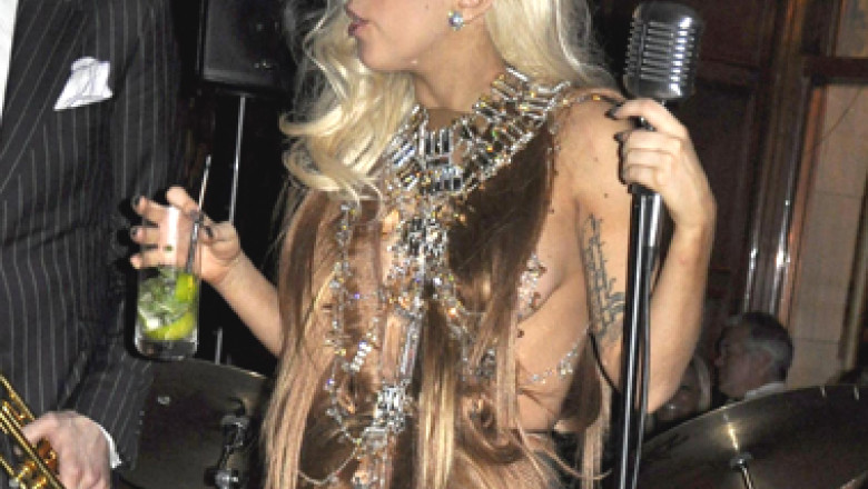 video-lady-gaga-stie-meserie-a-cantat-piese-clasice-la-un-party-privat