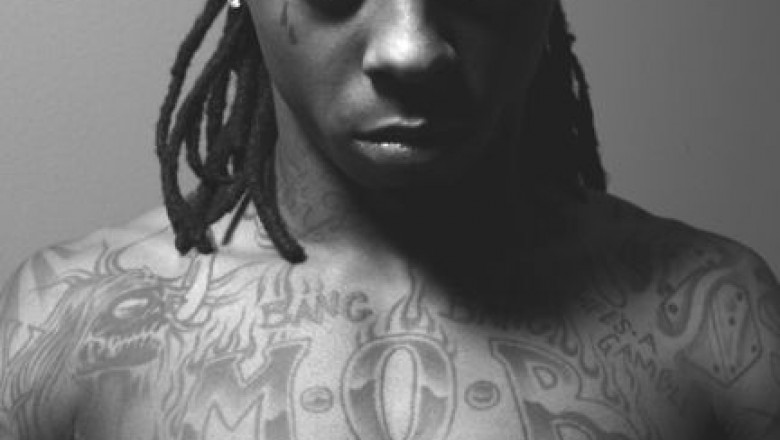 audio-lil-wayne-loveste-iar-topurile-cu-piesa-right-above-it