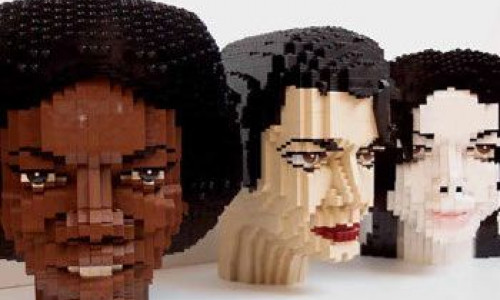 poze-bustul-lui-michael-jackson-realizat-din-piese-lego