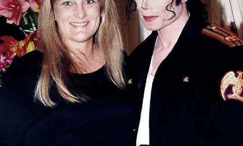 fosta-sotie-a-lui-michael-jackson-debbie-rowe-vrea-daune-de-500-000