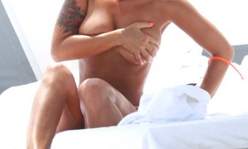 poze-iubita-lui-kanye-west-amber-rose-face-topless