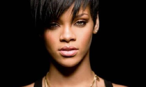 rihanna-superba-si-stralucitoare-la-filmarile-noului-ei-clip-diamonds 11