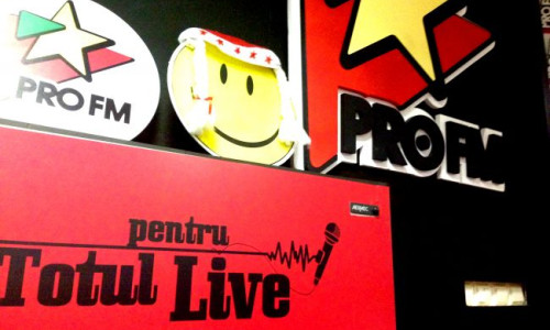 de-luni-gheorghe-si-greeg-primesc-colindatori-cei-mai-tari-artisti-vin-la-profm-christmas-live-session 1